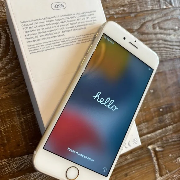 iPhone 6S A1633 – Like New, Original Box + Lightning Cable & Car Charger - Picture 6 of 9